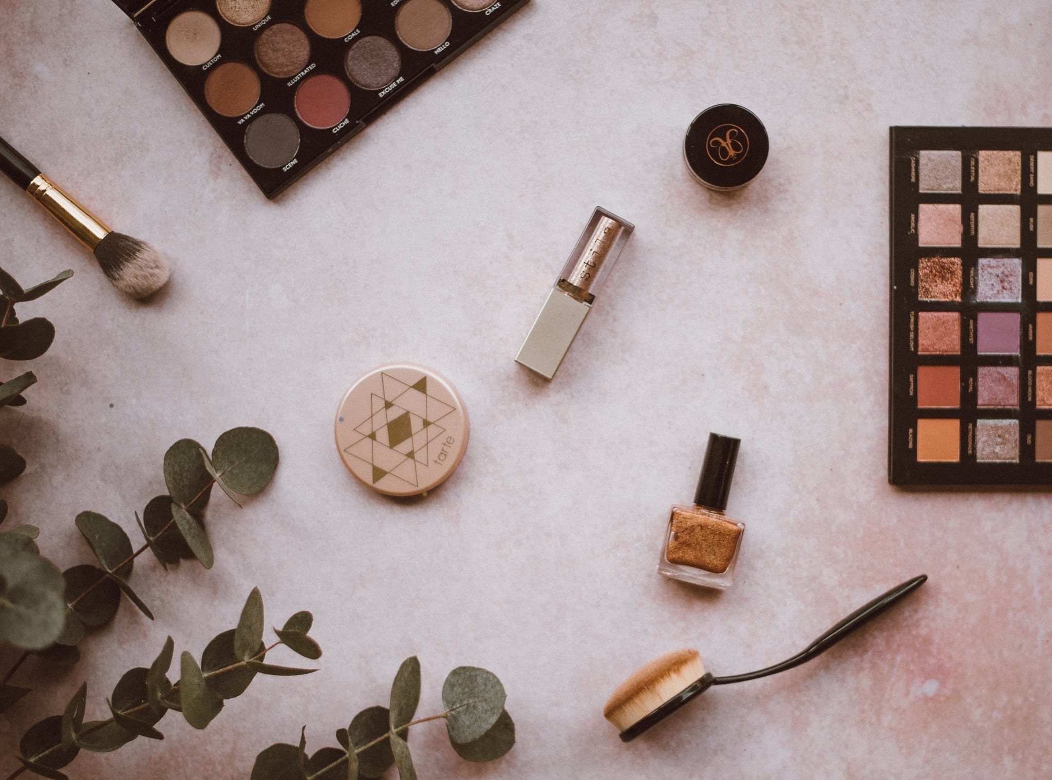 annie-spratt-466761-unsplash Fall Beauty Trends: What’s In Our Make Up Bag